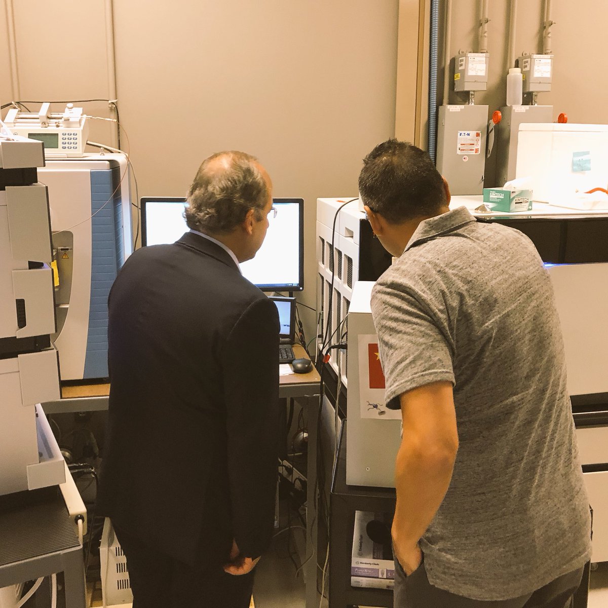 Former president of Mexico, Felipe Calderon, visited our lab today to learn about epigenetics and our current research